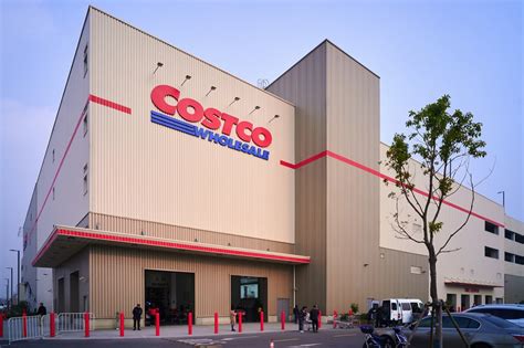 We Asked Two American Chefs How to Shop Costco. This is